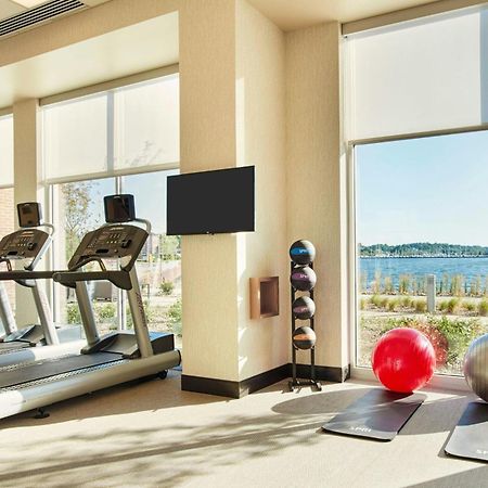 Courtyard By Marriott Erie Bayfront Hotel Екстериор снимка