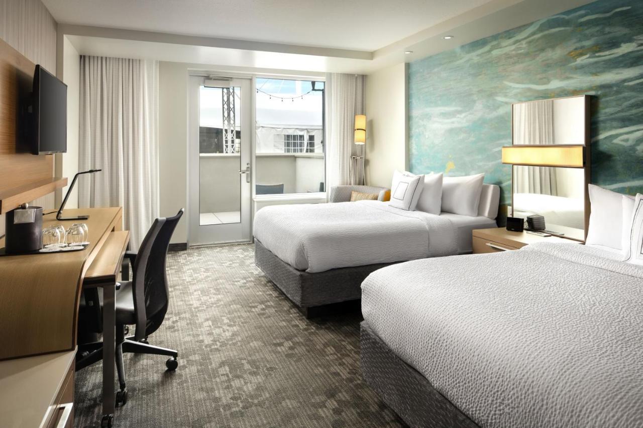 Courtyard By Marriott Erie Bayfront Hotel Екстериор снимка
