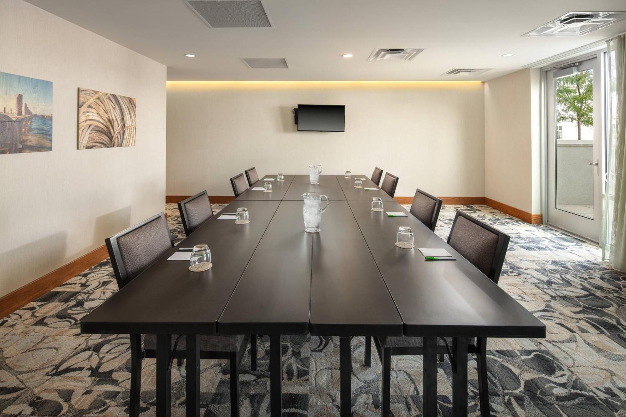 Courtyard By Marriott Erie Bayfront Hotel Екстериор снимка