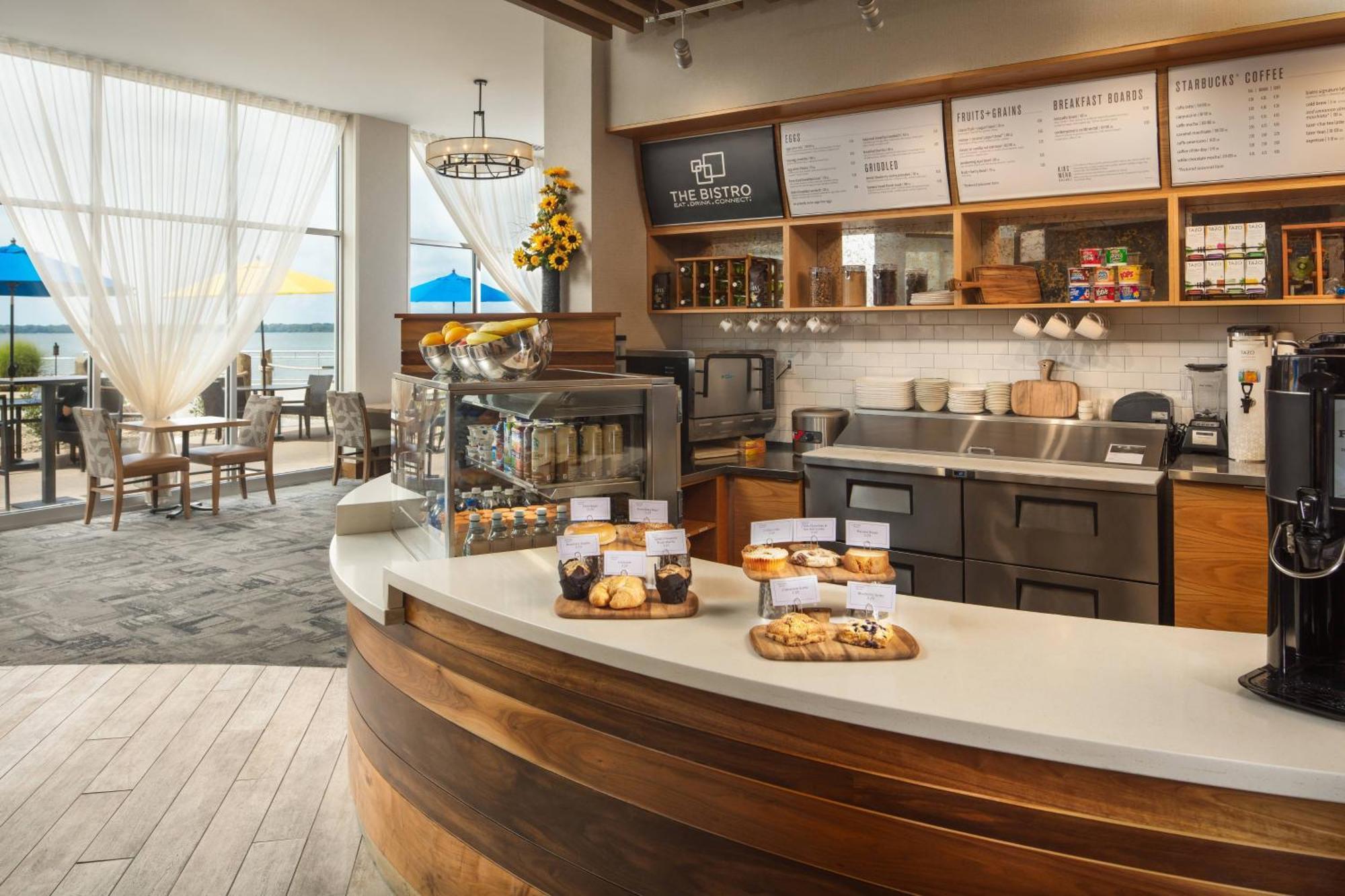 Courtyard By Marriott Erie Bayfront Hotel Екстериор снимка