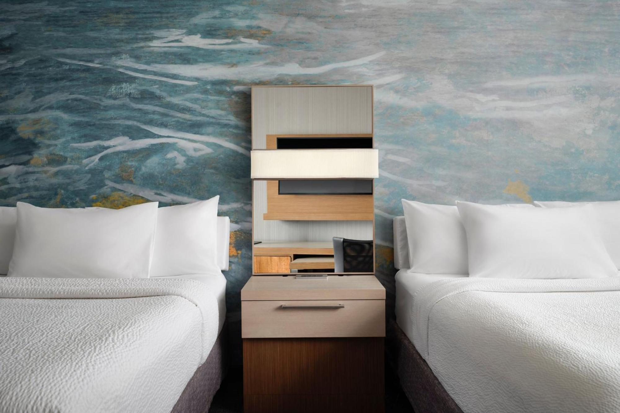 Courtyard By Marriott Erie Bayfront Hotel Екстериор снимка