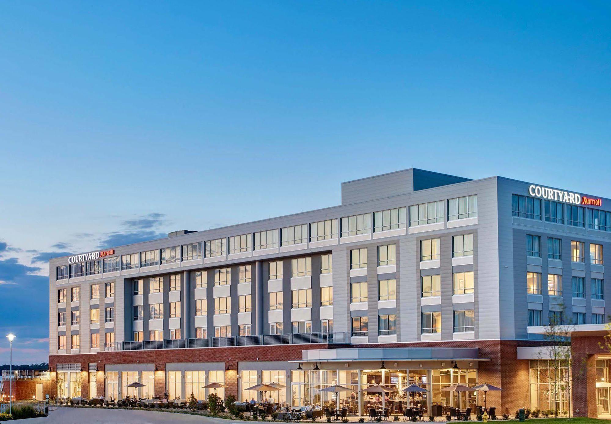 Courtyard By Marriott Erie Bayfront Hotel Екстериор снимка